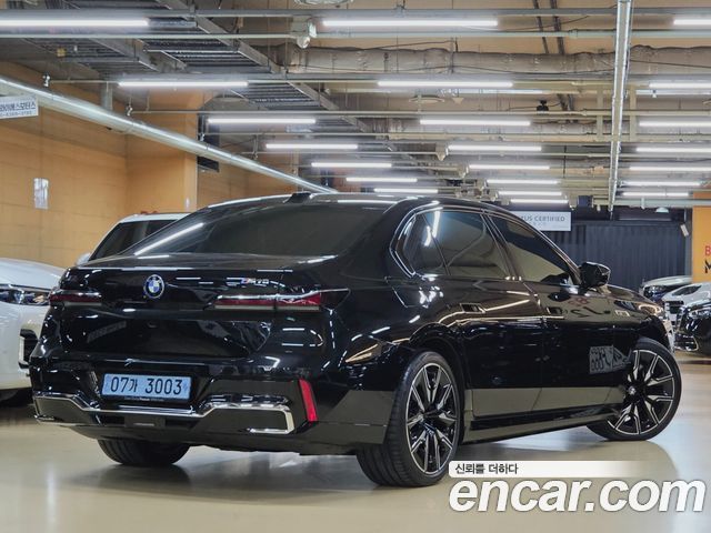 BMW i7 (G70) M70 xDrive M Performance 2024 — фото 3