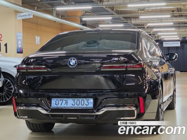 BMW i7 (G70) M70 xDrive M Performance 2024 — фото 4