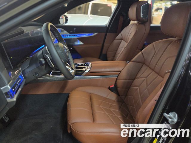 BMW i7 (G70) M70 xDrive M Performance 2024 — фото 15