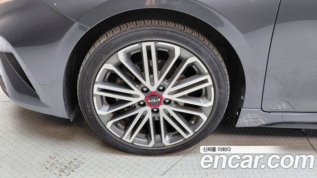 Kia K3 (II) 1.6 Turbo GT 5Door Signature 2022 — фото 5