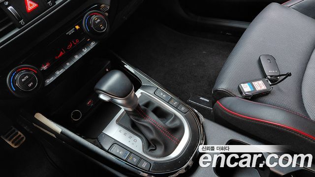 Kia K3 (II) 1.6 Turbo GT 5Door Signature 2022 — фото 9