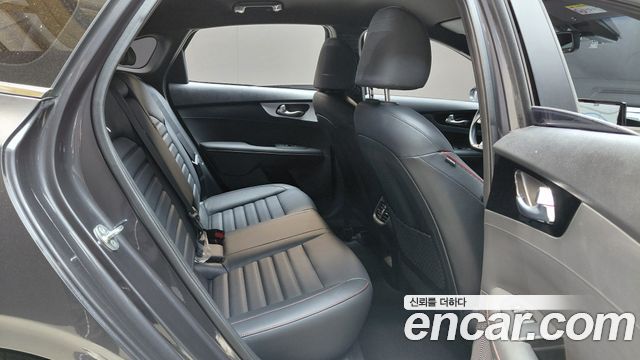 Kia K3 (II) 1.6 Turbo GT 5Door Signature 2022 — фото 11