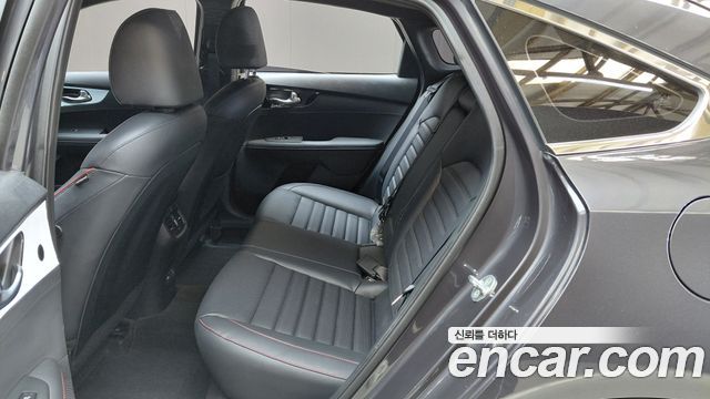 Kia K3 (II) 1.6 Turbo GT 5Door Signature 2022 — фото 12
