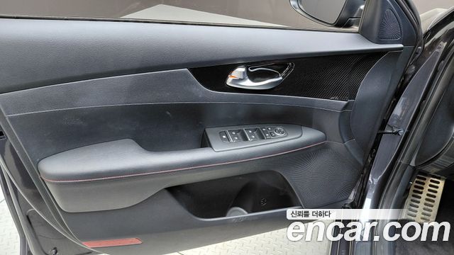 Kia K3 (II) 1.6 Turbo GT 5Door Signature 2022 — фото 24