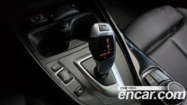 BMW 1 Series (F20) 118d Sport 5Door 2017 — фото 9