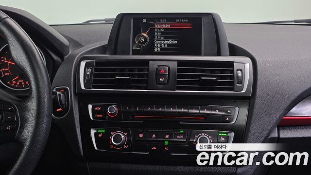 BMW 1 Series (F20) 118d Sport 5Door 2017 — фото 14