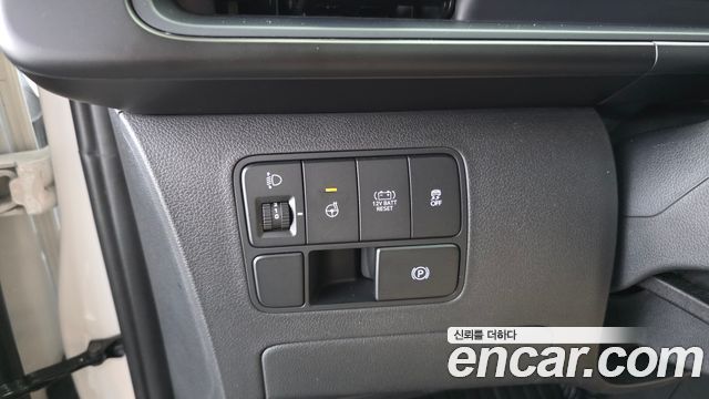 Hyundai Staria HEV 1.6 Cargo 3-Seater Modern 2025 — фото 15