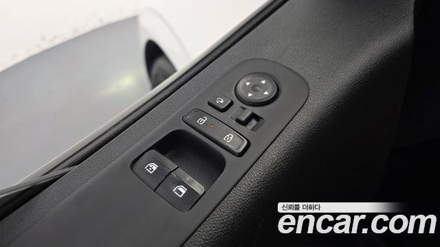 Hyundai Staria HEV 1.6 Cargo 3-Seater Modern 2025 — фото 19