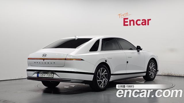 Hyundai Grandeur (GN7) 2,5 Gasoline 2WD Exclusive 2023 — фото 2
