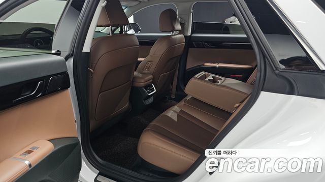 Hyundai Grandeur (GN7) 2,5 Gasoline 2WD Exclusive 2023 — фото 12