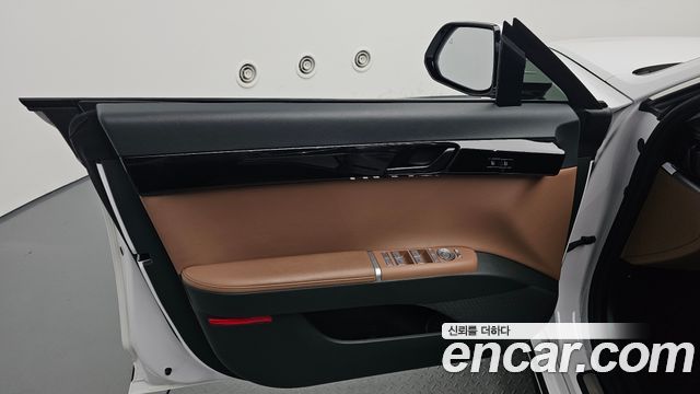 Hyundai Grandeur (GN7) 2,5 Gasoline 2WD Exclusive 2023 — фото 24