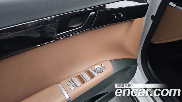 Hyundai Grandeur (GN7) 2,5 Gasoline 2WD Exclusive 2023 — фото 29