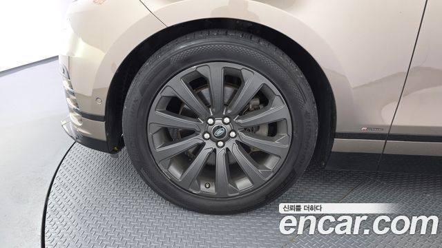 Land Rover Range Rover Velar 3.0 D300 R-Dynamic SE 2019 — фото 5