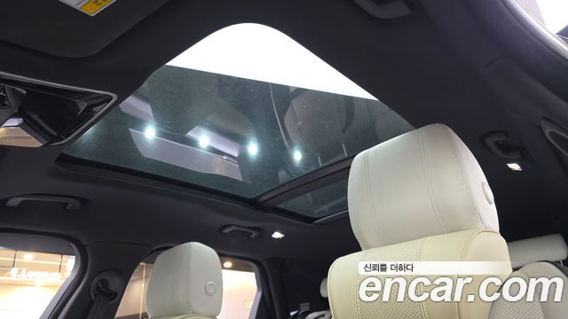 Land Rover Range Rover Velar 3.0 D300 R-Dynamic SE 2019 — фото 19