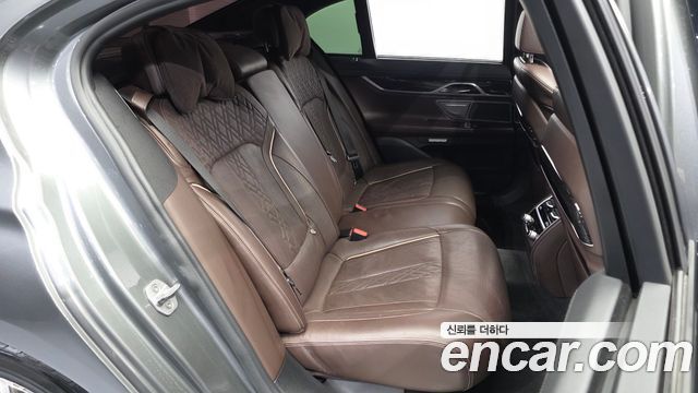 BMW 7 Series (G11) 740d xDrive M Sport 2018 — фото 12