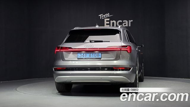 Audi e-tron 55 Quattro 2023 — фото 4