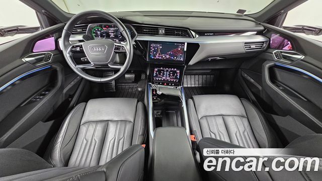 Audi e-tron 55 Quattro 2023 — фото 7