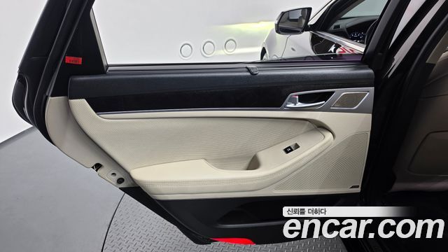 Genesis G80 3.8 GDI AWD Prestige 2018 — фото 25