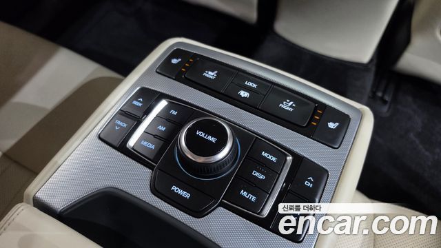 Genesis G80 3.8 GDI AWD Prestige 2018 — фото 33