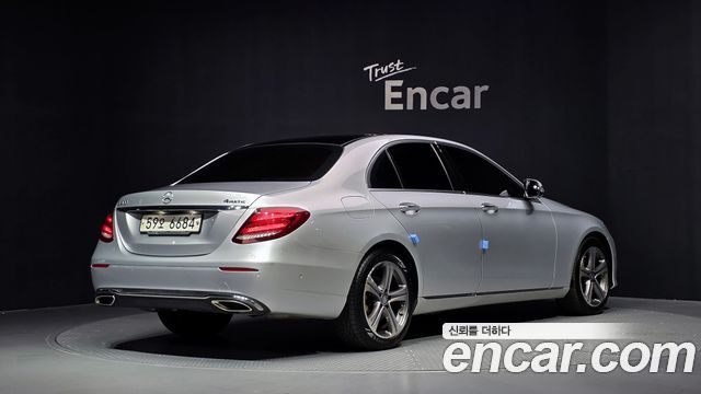 Mercedes-Benz E-Class (W213) E300 4MATIC Avnatgarde 2017 — фото 2