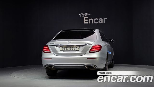 Mercedes-Benz E-Class (W213) E300 4MATIC Avnatgarde 2017 — фото 4