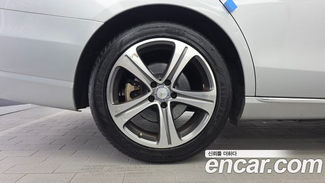Mercedes-Benz E-Class (W213) E300 4MATIC Avnatgarde 2017 — фото 5