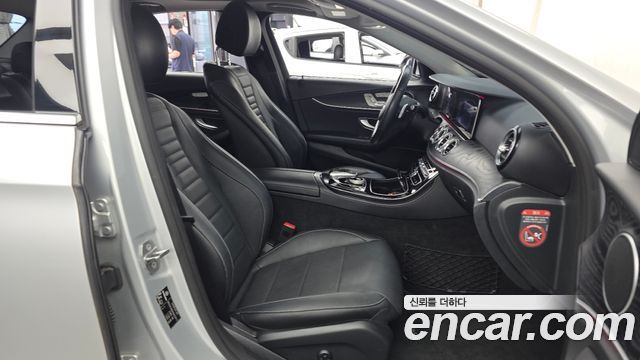 Mercedes-Benz E-Class (W213) E300 4MATIC Avnatgarde 2017 — фото 11