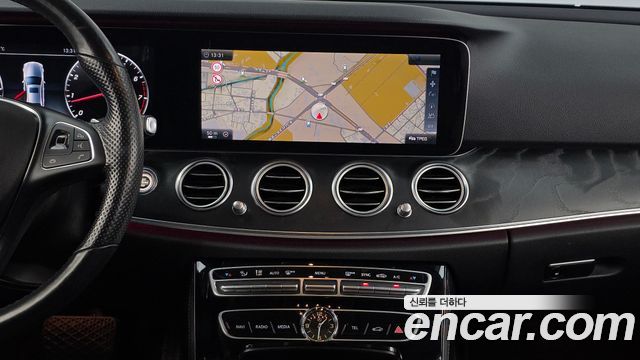 Mercedes-Benz E-Class (W213) E300 4MATIC Avnatgarde 2017 — фото 14