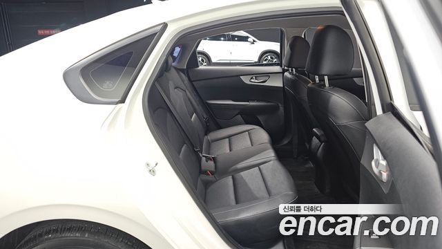 Kia K3 (II) 1.6 Prestige 2022 — фото 11