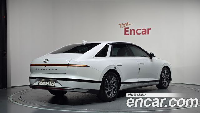 Hyundai Grandeur (GN7) 3.5 LPG 2WD (Taxi) Deluxe 2023 — фото 2
