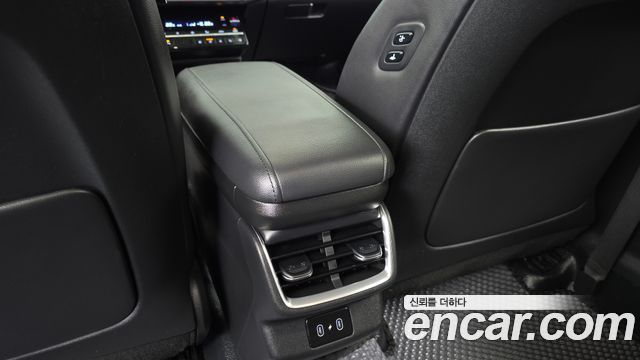 Hyundai Grandeur (GN7) 3.5 LPG 2WD (Taxi) Deluxe 2023 — фото 19