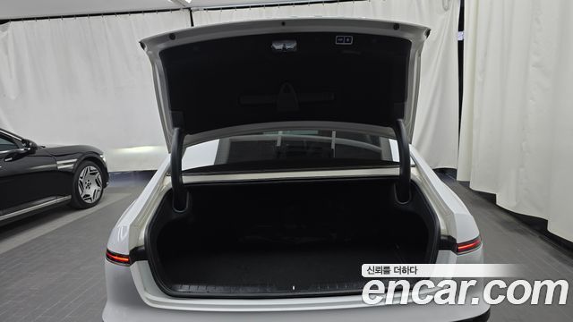 Hyundai Grandeur (GN7) 3.5 LPG 2WD (Taxi) Deluxe 2023 — фото 21