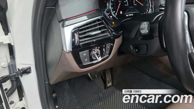 BMW 5 Series (G30) 530i M Sport Package Plus 2018 — фото 27