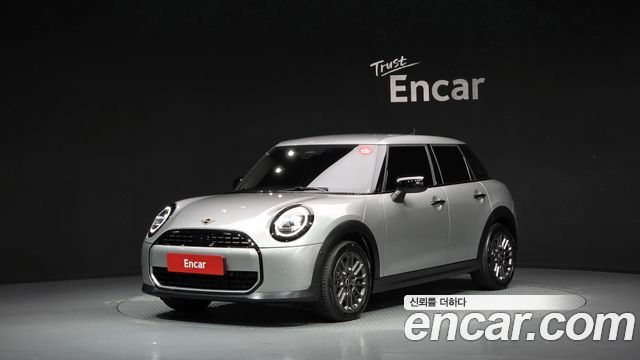 MINI Cooper C (IV) 5Door Essential 2025 — фото 1