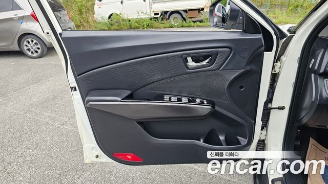 KG Mobility (SsangYong) Tivoli LX 2WD 2017 — фото 24