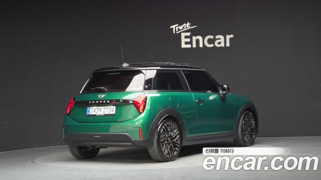 MINI Cooper S (IV) Favoured 2025 — фото 2