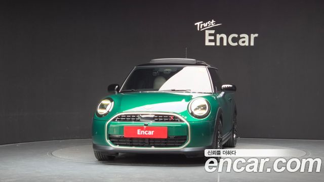 MINI Cooper S (IV) Favoured 2025 — фото 3