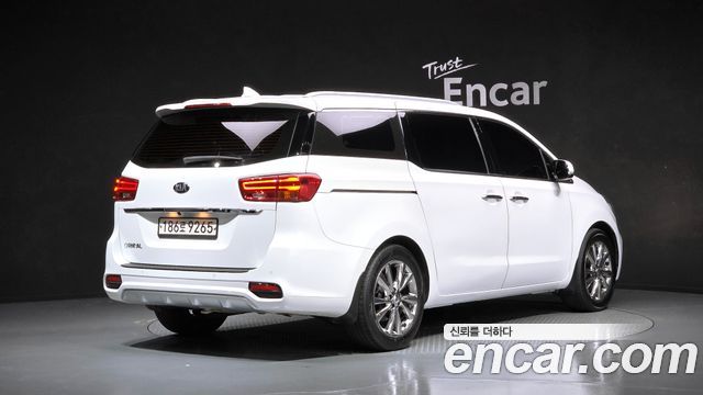 Kia Carnival 9-Seater Prstige 2019 — фото 2