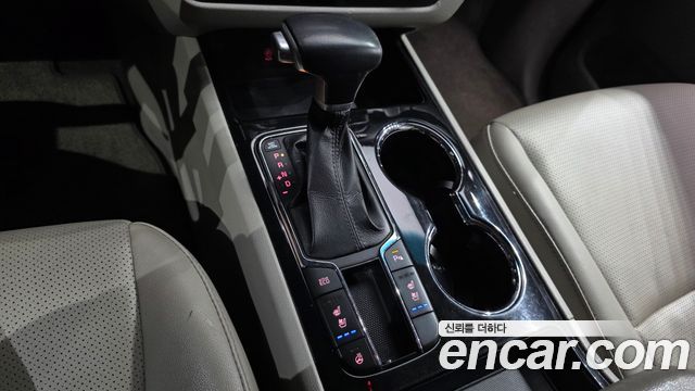 Kia Carnival 9-Seater Prstige 2019 — фото 9
