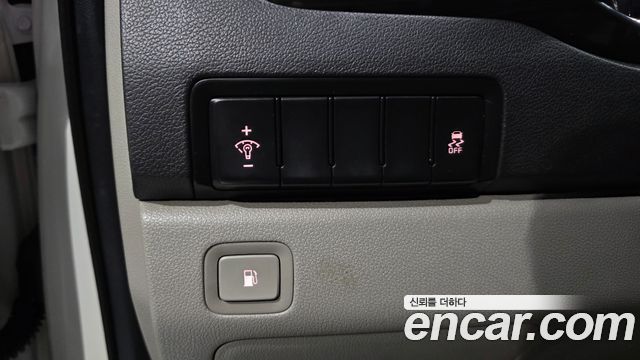 Kia Carnival 9-Seater Prstige 2019 — фото 27