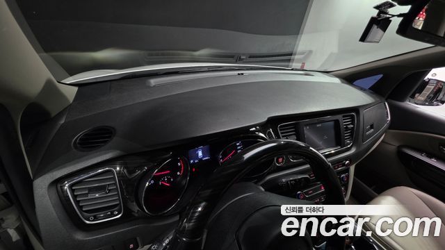 Kia Carnival 9-Seater Prstige 2019 — фото 30