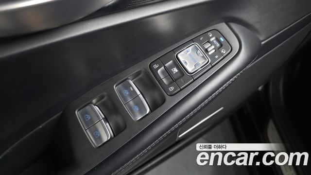 Genesis EQ900 3.3 T-GDI AWD Prestige 2016 — фото 44