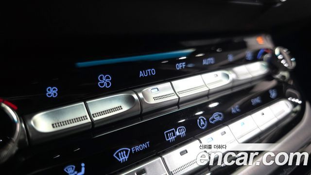 Genesis EQ900 3.3 T-GDI AWD Prestige 2016 — фото 47