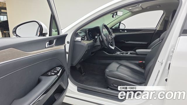 Kia K5 (III) 2.0 Noblesse 2023 — фото 10