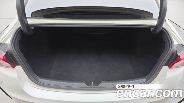 Kia K5 (III) 2.0 Noblesse 2023 — фото 20