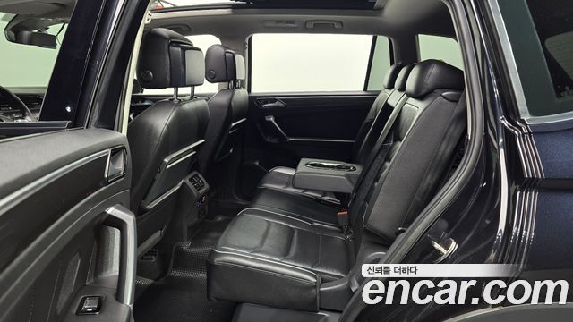 Volkswagen Tiguan Allspace 2.0 TDI Prestige 2020 — фото 12