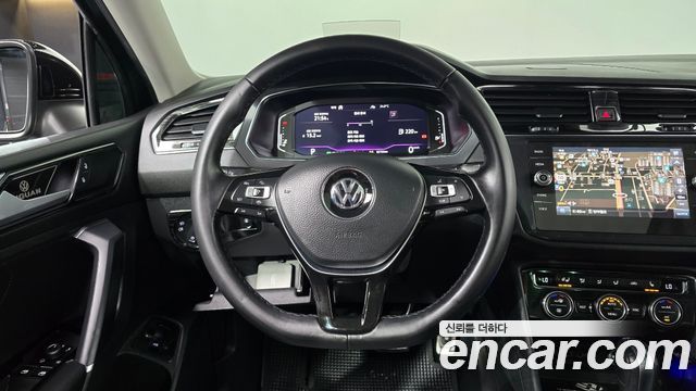 Volkswagen Tiguan Allspace 2.0 TDI Prestige 2020 — фото 13