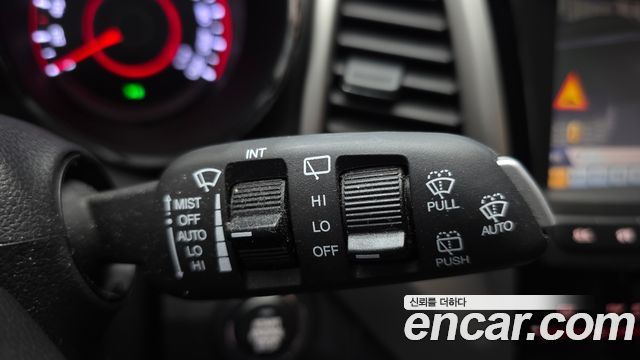 KG Mobility (SsangYong) Tivoli Diesel LX 2WD 2016 — фото 19