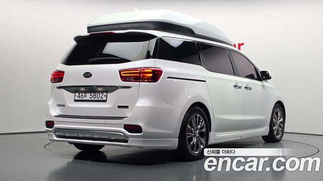 Kia Carnival 9-Seater Hi-Limousine Noblesse Special 2019 — фото 2