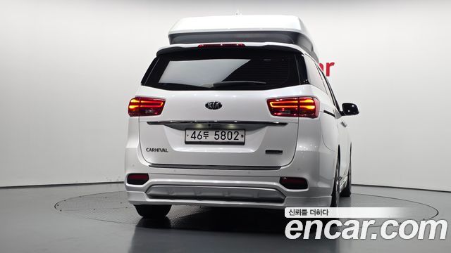 Kia Carnival 9-Seater Hi-Limousine Noblesse Special 2019 — фото 4